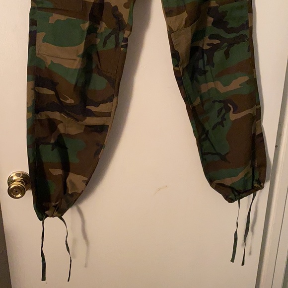 Camouflage pant only worn once - Picture 6 of 6